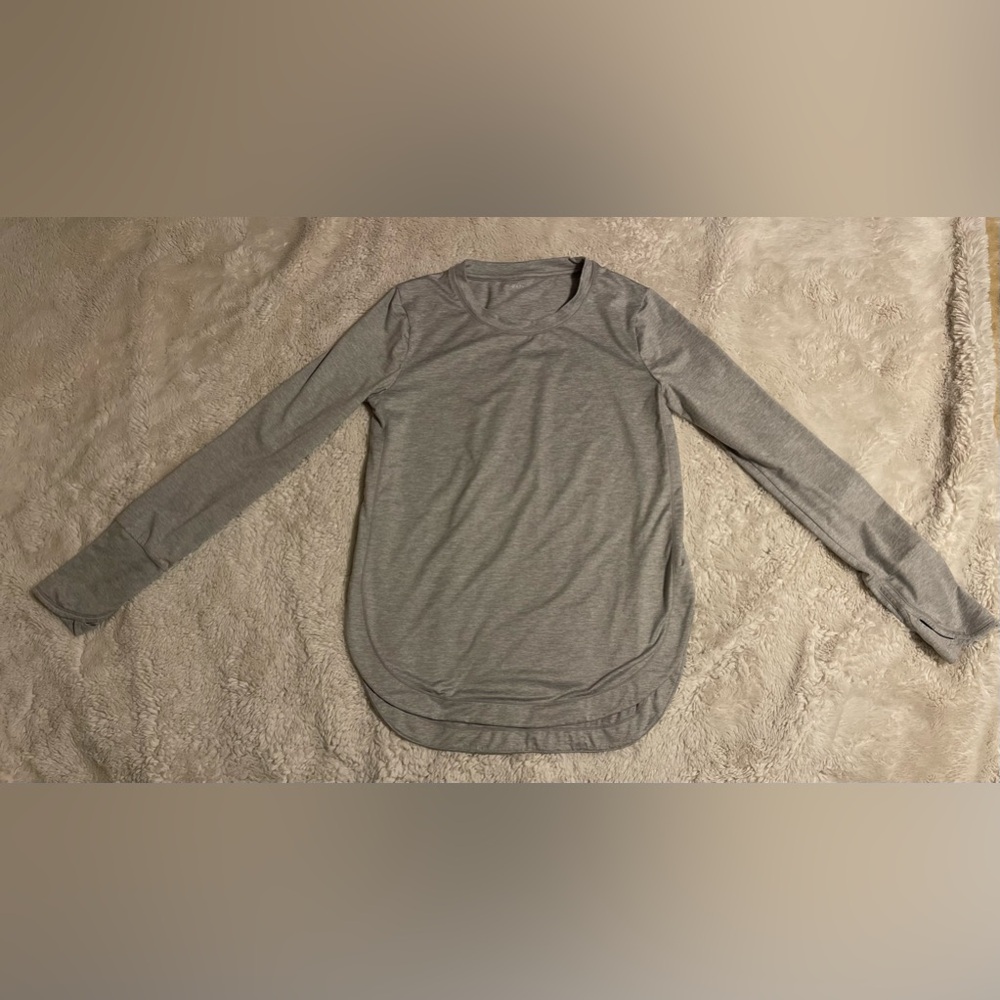 Athleta Uptempo Top Thumbholes Round Split Side Hem Norwegian Grey